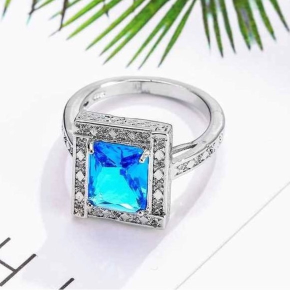 Regal Crown Jewel Ring - Picture 3 of 5